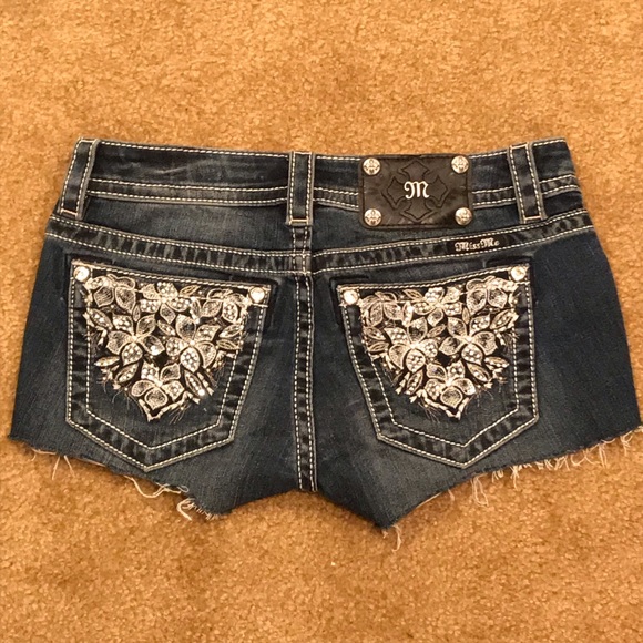 Miss Me Pants - Buckle Miss Me Women 26 Signature Dark Wash Shorts